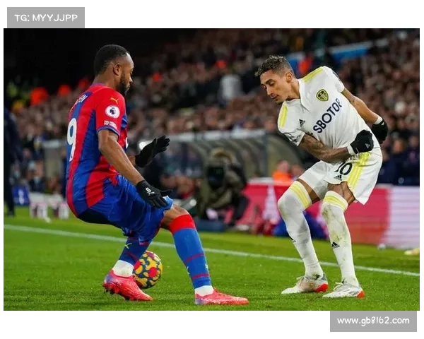 拉菲尼亚如何在面对球迷嘘声时保持冷静与专注应对挑战