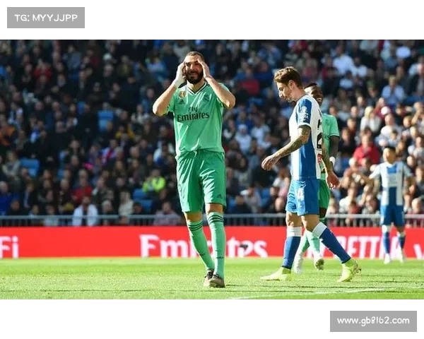 捷克足球门将生涯回顾与成就分析：从崭露头角到巅峰之路